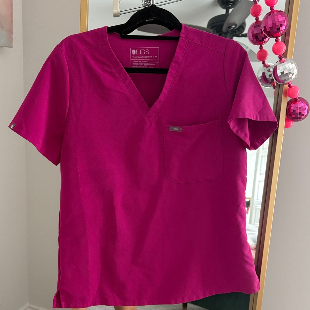 Figs Women's Short Sleeve V-Neck Top in Bright Pink